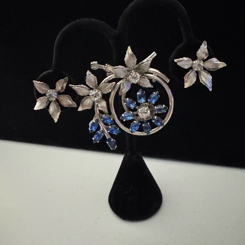 Bugbee & Niles Blue Floral Rhinestone Brooch/Pendant And Screw-Back Earrings